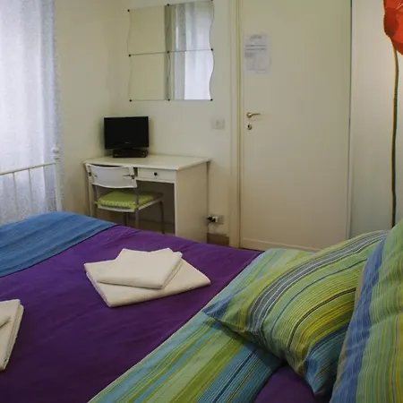 Hotel Bed And Breakfast At Home Di Chiara *